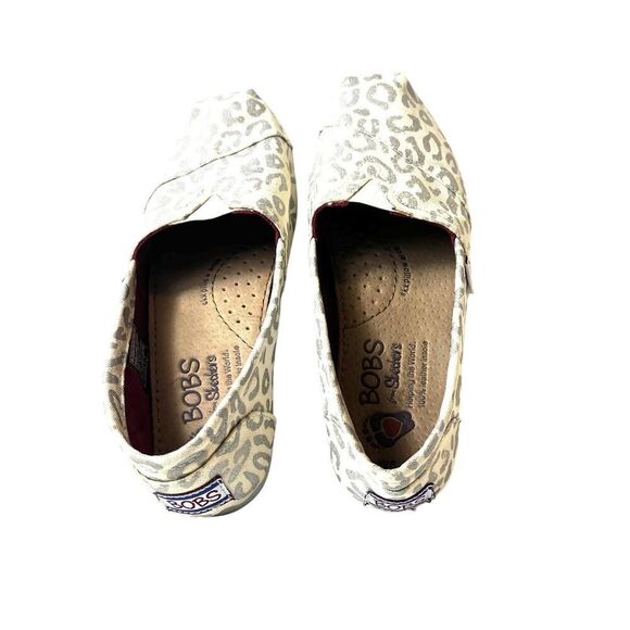 BOBS from Skechers Memory Foam Ivory/Silver Canvas Slip On Shoes Women's Size 6 - Picture 2 of 10